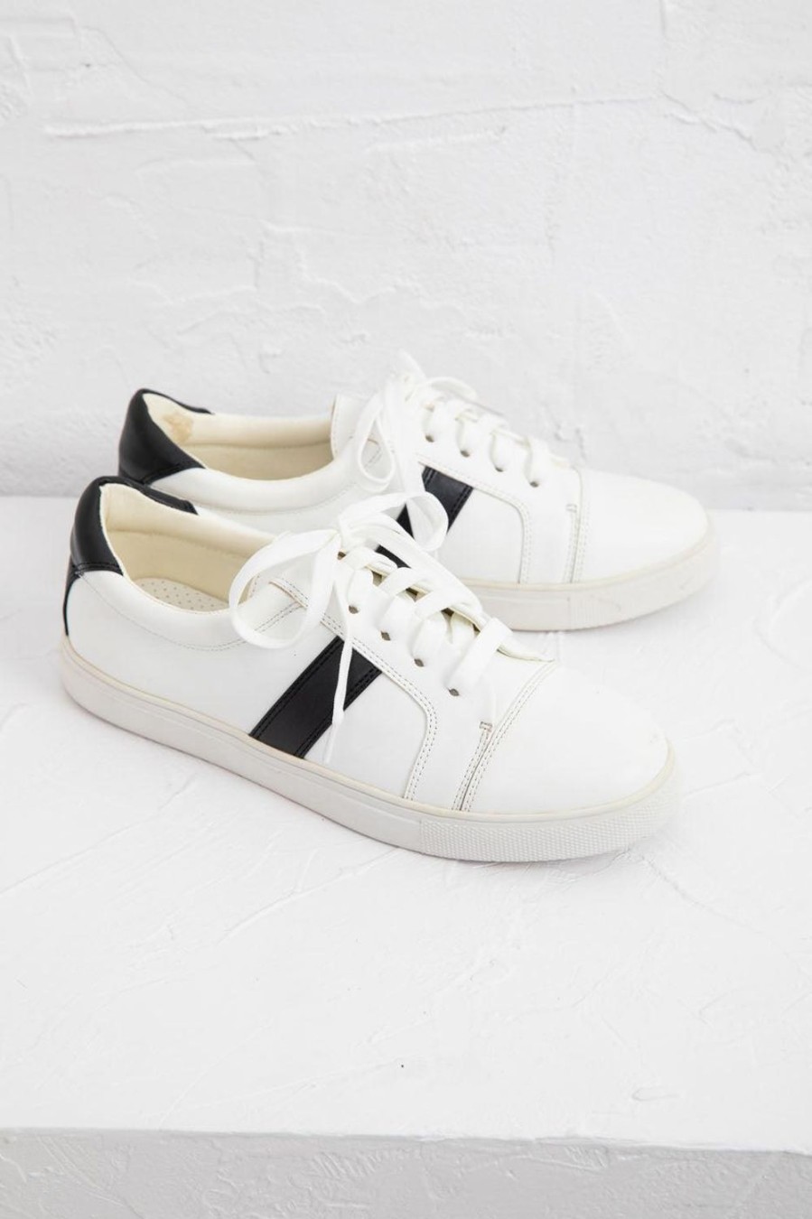 Footwear | Holiday Zora Stripe Sneaker - White/Black